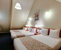 Newport Channel Inn - Near Huntington State Beach