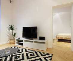  Luxury Mint Apartments Main Square