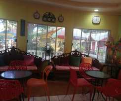 D\' Lucky Garden Inn