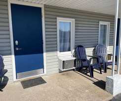 Hotel Anchor Bay Inn and Suites
