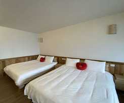 Hotel Stream Yurt Campground