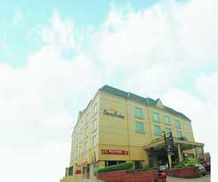 Hotel Savoy Suites Noida