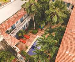 Media Luna Hostel