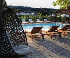 Niriides Beach
