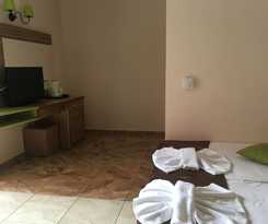 Hotel Flower Street Luxury Studios in Palm Residence