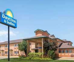 Days Inn and Suites by Wyndham Wichita