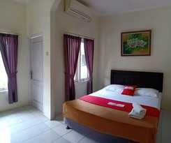 Hotel AQILAKOST n CAFE Gadog Puncak
