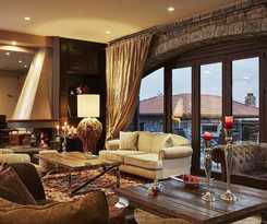 Hotel Nefeles Mainalon Luxury Residences and Lounge