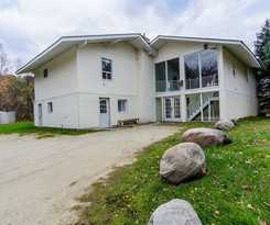 Claire Glen Chalet