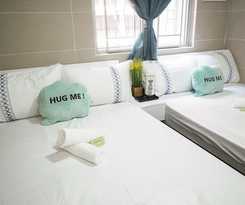 Hostel Tst