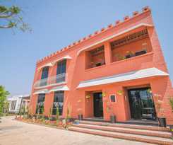 Hotel Royal Airstrip