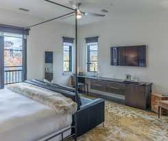 Hotel 121 by AvantStay