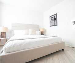 Luxuri Suites