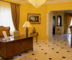 Hotel 100 Boutique Living