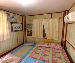 Hotel Baanpakrimklong Sukhamon Homestay and Resort