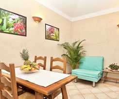 Residence con piscina a 250 mt dal mare