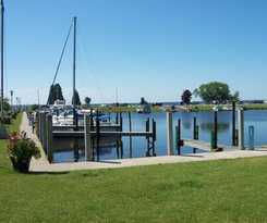 Lakeside Motor Inn