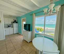 Hotel Pearl Beach Inn