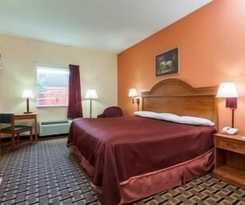 Hotel Howard Johnson by Wyndham Airport