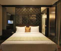 The Sterling and Villa\'s