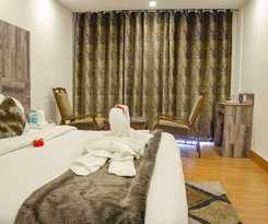 Hotel Seven Oaks