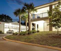 Baymont by Wyndham Ocala Suites