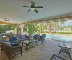 Large Golf View Villa With Pool Jacuzzi and Staff