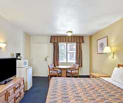 Hotel Travelodge by Wyndham Banning CA Near Casino/Outlet Mall 