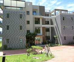 White Spray BandB