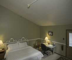 Sugarcreek Village Inn