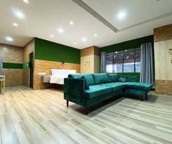 Hotel OYO 90262 Kota Kinabalu Homestay,villa and Suite Bou