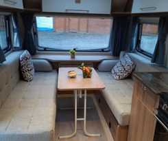 Hotel Gapyeong Captain Caravan Glamping