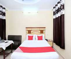 Hotel OYO 11595 Roxy