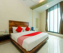 Hotel OYO 11747 Sai Comforts