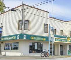 Hotel The Steveston Cafe and