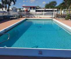 Hollywood Gardens Inn and Suites