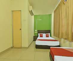 OYO 90733 Parkway Inn