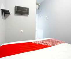 SUPER OYO 90848 Jandb Rooms Bekasi