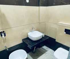 Goroomgo Yuvraj Residency Amritsar