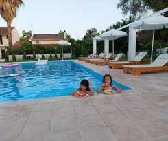  Amelia\'s Garden