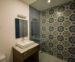 Expo Satelite and Suites