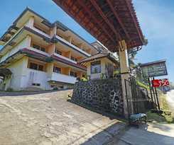 Hotel Super OYO 90382 Sarah Sukabumi