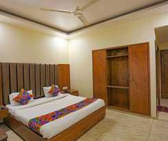 Hotel Fabhotel Surya