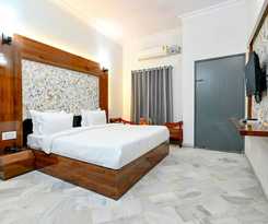 Fabhotel Classic Holiday