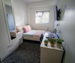 Hotel 76 Bournbrook Road Equipped Studios Near QE