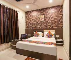 Hotel Fabhotel Rosewood Inn