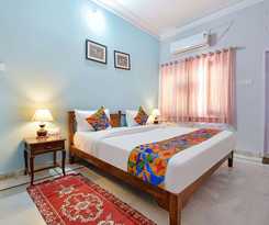 Fabhotel The Castle Homestay I