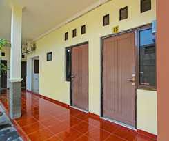Super OYO 92437 Wahidin Guesthouse