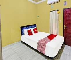 Hotel OYO 91845 V_ar House Near Pantai Tanjung Bias
