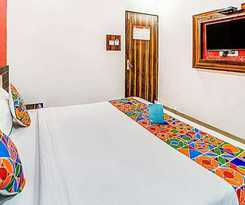 Fabhotel The Adore Palace